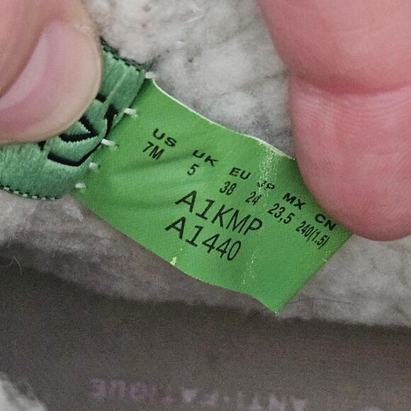 Timberland Women's Light Pink Jayne Waterproof Fold Down Boot sz 7M Fleece Basic - Picture 3 of 9